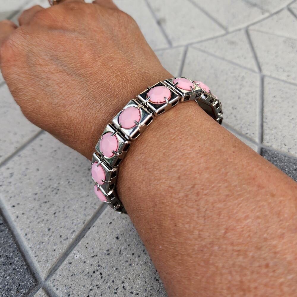 Vintage Silver Tone Bubblegum Pink Thermoset Link Bracelet Retro - Picture 5 of 5